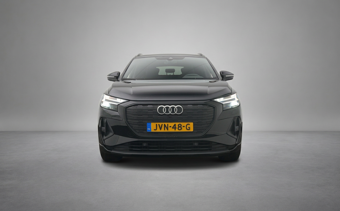 Audi - Q4 e-tron S edition Competition e-tron 45 82 kWh 210 kW / 28 Comfortpa