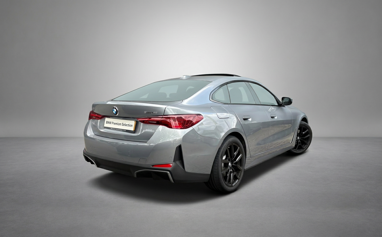 BMW - i4 eDrive35 70 kWh | Comforttoegang | Glasdak elektrisch | Stoe
